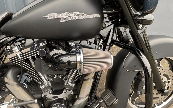 Gebrauchtmotorrad Harley-Davidson Street Glide FLHX - Bild 4