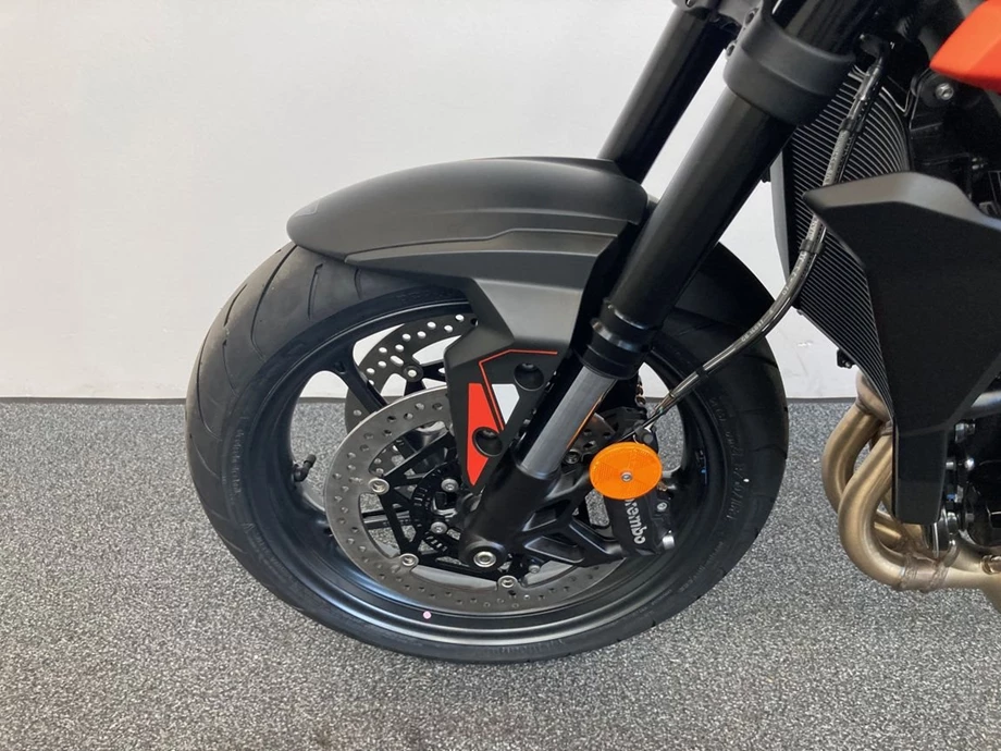 Angebot Triumph Street Triple 765 R Bild 12: Angebot Triumph Street Triple 765 R