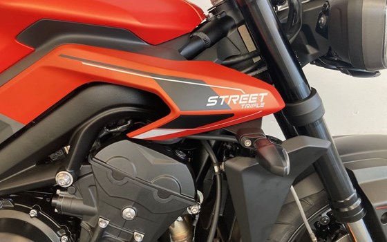Neufahrzeug Triumph Street Triple 765 R - Bild 3 Neufahrzeug Triumph Street Triple 765 R - Bild 3