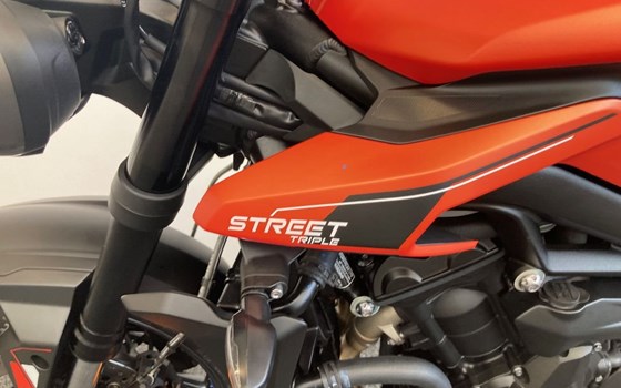 Neufahrzeug Triumph Street Triple 765 R - Bild 9 Neufahrzeug Triumph Street Triple 765 R - Bild 9