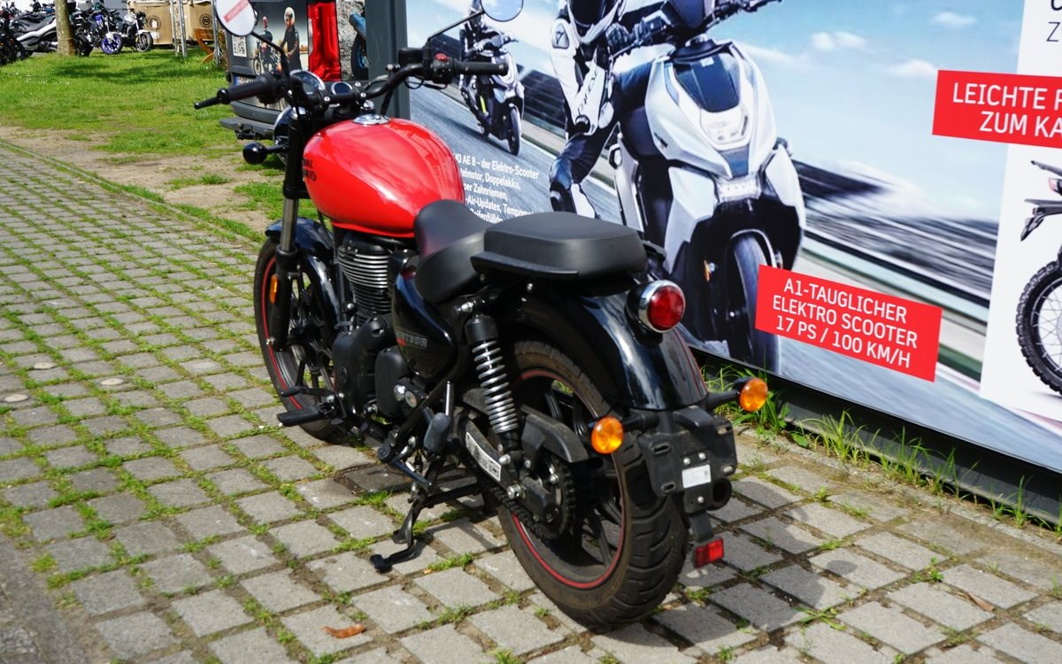 Zum Vergrößern bitte anklicken! Angebot Royal Enfield Meteor 350 Supernova