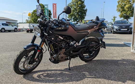 Gebrauchtmotorrad Husqvarna Svartpilen 401 - Bild 3 Gebrauchtmotorrad Husqvarna Svartpilen 401 - Bild 3