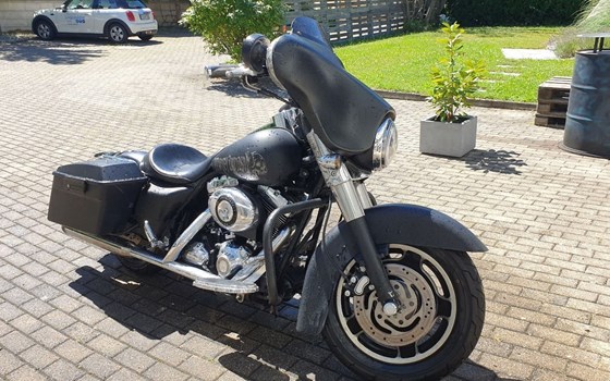 Gebrauchtmotorrad Harley-Davidson Street Glide FLHX - Bild 1