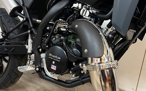 Neufahrzeug Beta RR Motard 2T 50 X special edition - Bild 4 Neufahrzeug Beta RR Motard 2T 50 X special edition - Bild 4