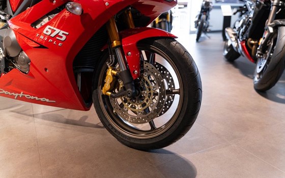 Gebrauchtmotorrad Triumph Daytona 675 - Bild 6