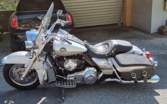 Gebrauchtmotorrad Harley-Davidson Road King Classic FLHRC - Bild 1 Gebrauchtmotorrad Harley-Davidson Road King Classic FLHRC - Bild 1