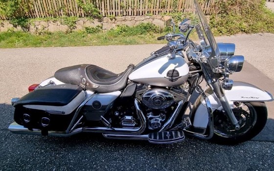Gebrauchtmotorrad Harley-Davidson Road King Classic FLHRC - Bild 2 Gebrauchtmotorrad Harley-Davidson Road King Classic FLHRC - Bild 2