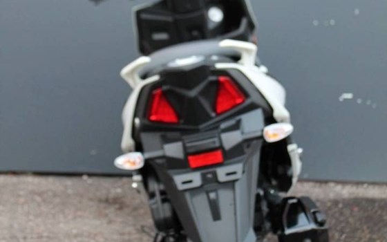 Gebrauchtmotorrad Suzuki Avenis 125 - Bild 4