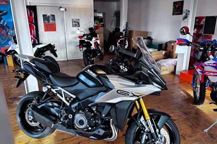 Suzuki GSX-S1000GX