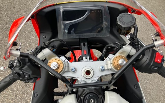 Neufahrzeug Yamaha XSR900 GP - Bild 2 Neufahrzeug Yamaha XSR900 GP - Bild 2