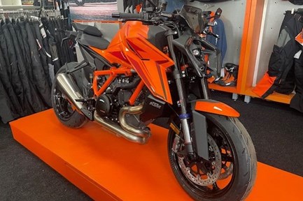 KTM 1390 Super Duke R EVO