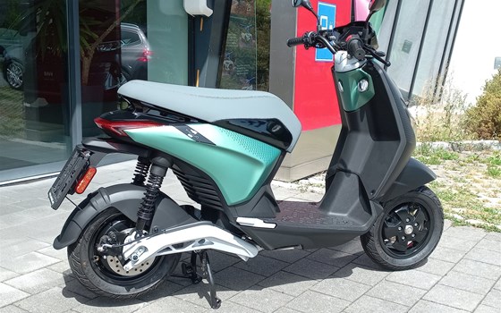 Neufahrzeug Piaggio 1 + - Bild 2 Neufahrzeug Piaggio 1 + - Bild 2
