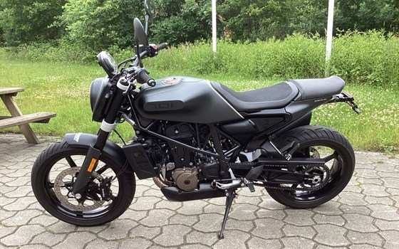 Gebrauchtmotorrad Husqvarna Svartpilen 701 - Bild 3