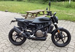 Gebrauchte Husqvarna Svartpilen 701