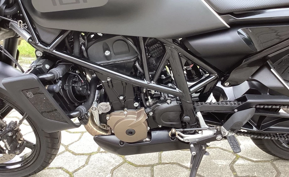 Angebot Husqvarna Svartpilen 701 Bild 7: Angebot Husqvarna Svartpilen 701