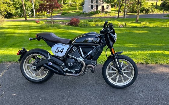 Gebrauchtmotorrad Ducati Scrambler Cafe Racer - Bild 1 Gebrauchtmotorrad Ducati Scrambler Cafe Racer - Bild 1