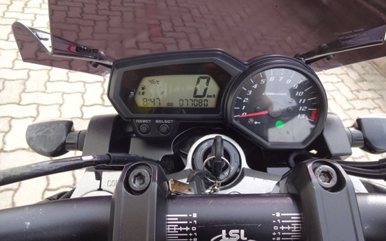 Gebrauchtmotorrad Yamaha FZ1 - Bild 17 Gebrauchtmotorrad Yamaha FZ1 - Bild 17