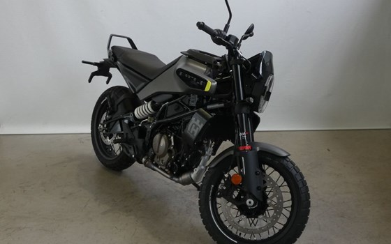 Neufahrzeug Husqvarna Svartpilen 125 - Bild 1