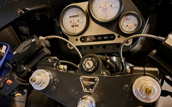 Gebrauchtmotorrad Triumph Daytona 1200 - Bild 4