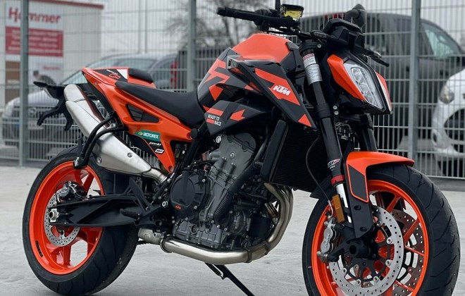 KTM 890 Duke GP