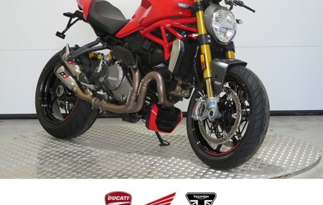 Ducati Monster 1200 S