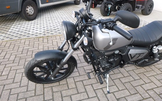 Gebrauchtmotorrad QJ Motor VT 125 - Bild 8