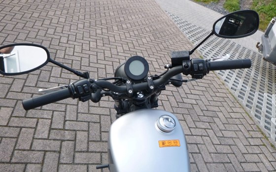 Gebrauchtmotorrad QJ Motor VT 125 - Bild 9