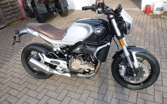 Gebrauchtmotorrad QJ Motor SRV 550 - Bild 1