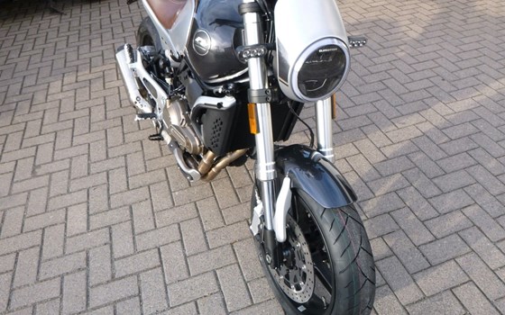 Gebrauchtmotorrad QJ Motor SRV 550 - Bild 2