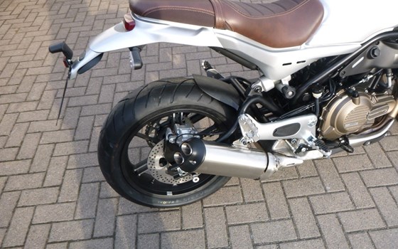 Gebrauchtmotorrad QJ Motor SRV 550 - Bild 3