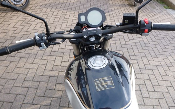 Gebrauchtmotorrad QJ Motor SRV 550 - Bild 6