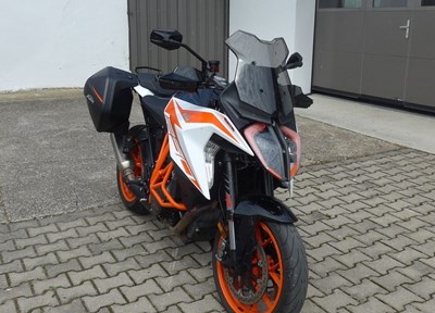 GEBRAUCHTFAHRZEUG KTM 1290 Super Duke GT