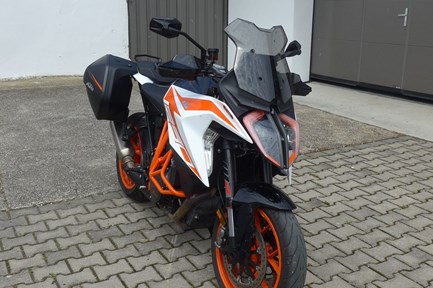 KTM 1290 Super Duke GT