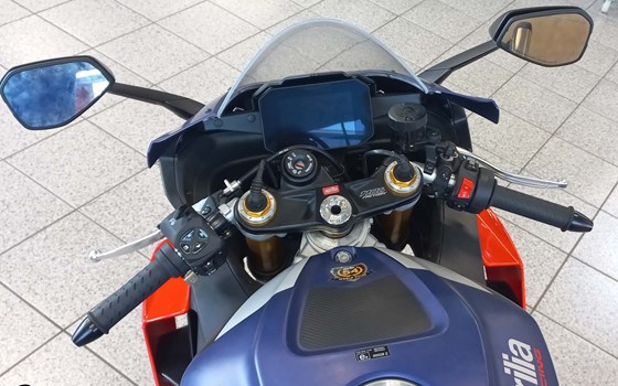 Neufahrzeug Aprilia RSV4 1100 Factory - Bild 2 Neufahrzeug Aprilia RSV4 1100 Factory - Bild 2