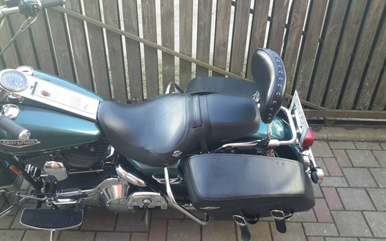 Gebrauchtmotorrad Harley-Davidson Road King Classic FLHRC - Bild 2