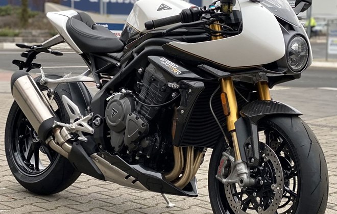 Triumph Speed Triple 1200 RR