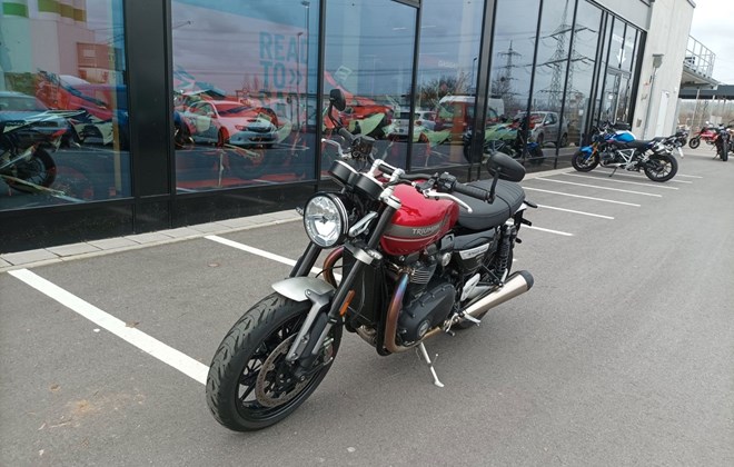 Triumph Speed Twin 1200