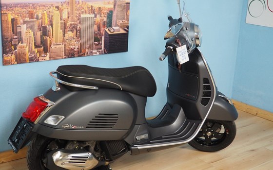 Gebrauchtmotorrad Vespa GTS 125 Supersport iGET - Bild 16 Gebrauchtmotorrad Vespa GTS 125 Supersport iGET - Bild 16