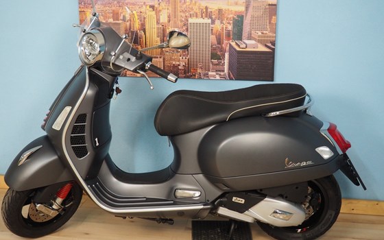 Gebrauchtmotorrad Vespa GTS 125 Supersport iGET - Bild 2 Gebrauchtmotorrad Vespa GTS 125 Supersport iGET - Bild 2