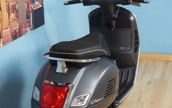 Gebrauchtmotorrad Vespa GTS 125 Supersport iGET - Bild 23 Gebrauchtmotorrad Vespa GTS 125 Supersport iGET - Bild 23