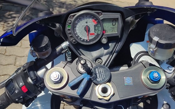 Gebrauchtmotorrad Suzuki GSX-R 1000 - Bild 1 Gebrauchtmotorrad Suzuki GSX-R 1000 - Bild 1