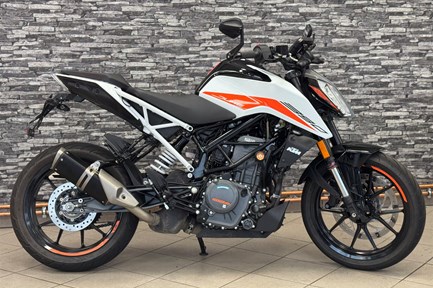 KTM 390 Duke