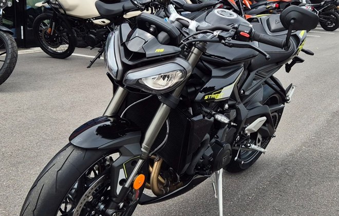 Triumph Street Triple RS