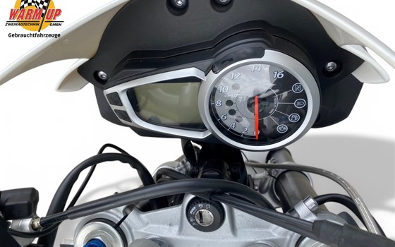 Gebrauchtmotorrad Triumph Street Triple R - Bild 8