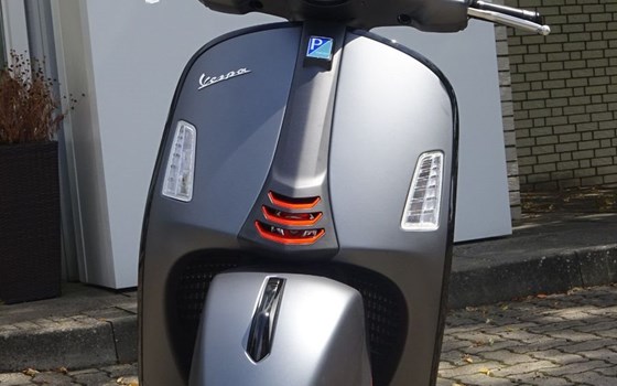 Neufahrzeug Vespa GTS 300 Super Sport - Bild 17