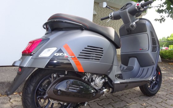 Neufahrzeug Vespa GTS 300 Super Sport - Bild 4