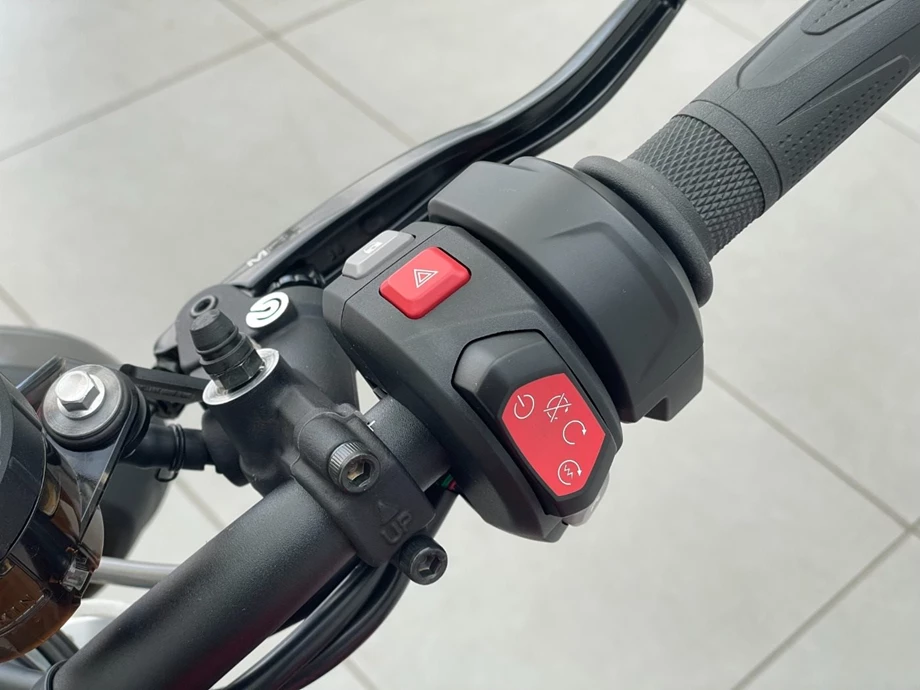 Angebot Triumph Speed Triple R Bild 10: Angebot Triumph Speed Triple R