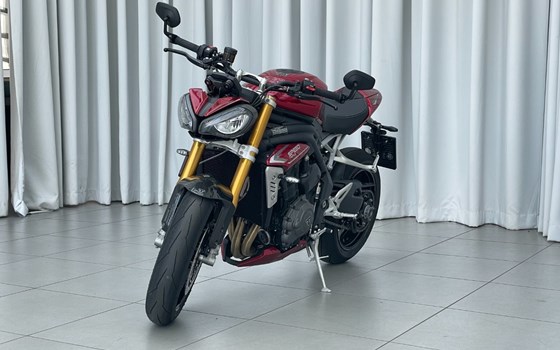 Gebrauchtmotorrad Triumph Speed Triple R - Bild 2 Gebrauchtmotorrad Triumph Speed Triple R - Bild 2