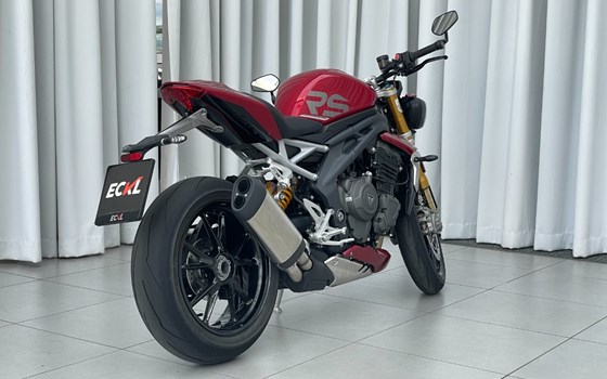 Gebrauchtmotorrad Triumph Speed Triple R - Bild 6 Gebrauchtmotorrad Triumph Speed Triple R - Bild 6