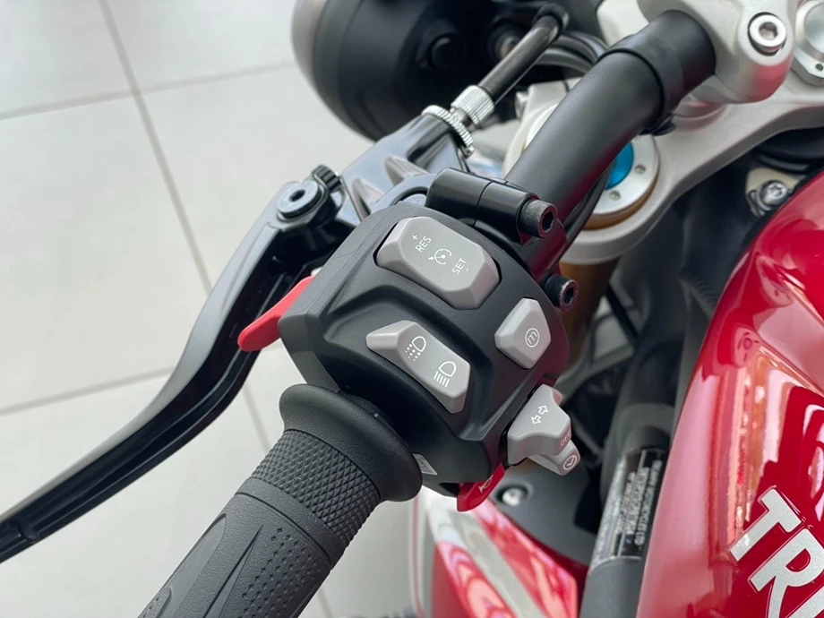 Angebot Triumph Speed Triple R Bild 9: Angebot Triumph Speed Triple R